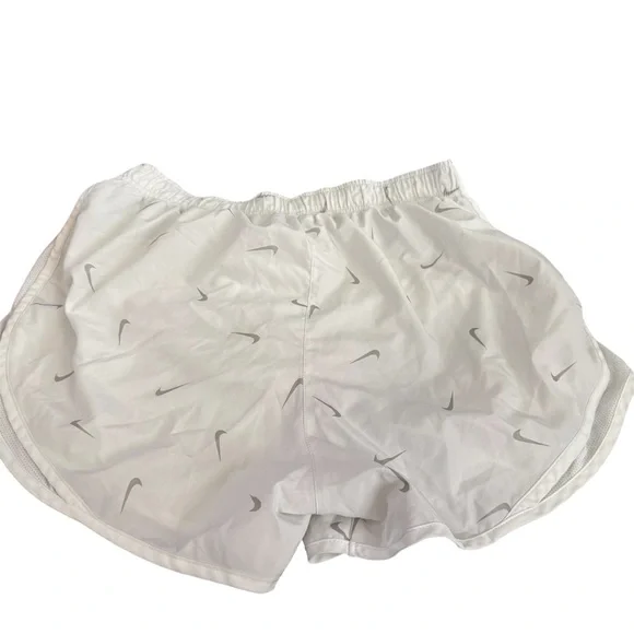 Nike shorts - Picture 2 of 3